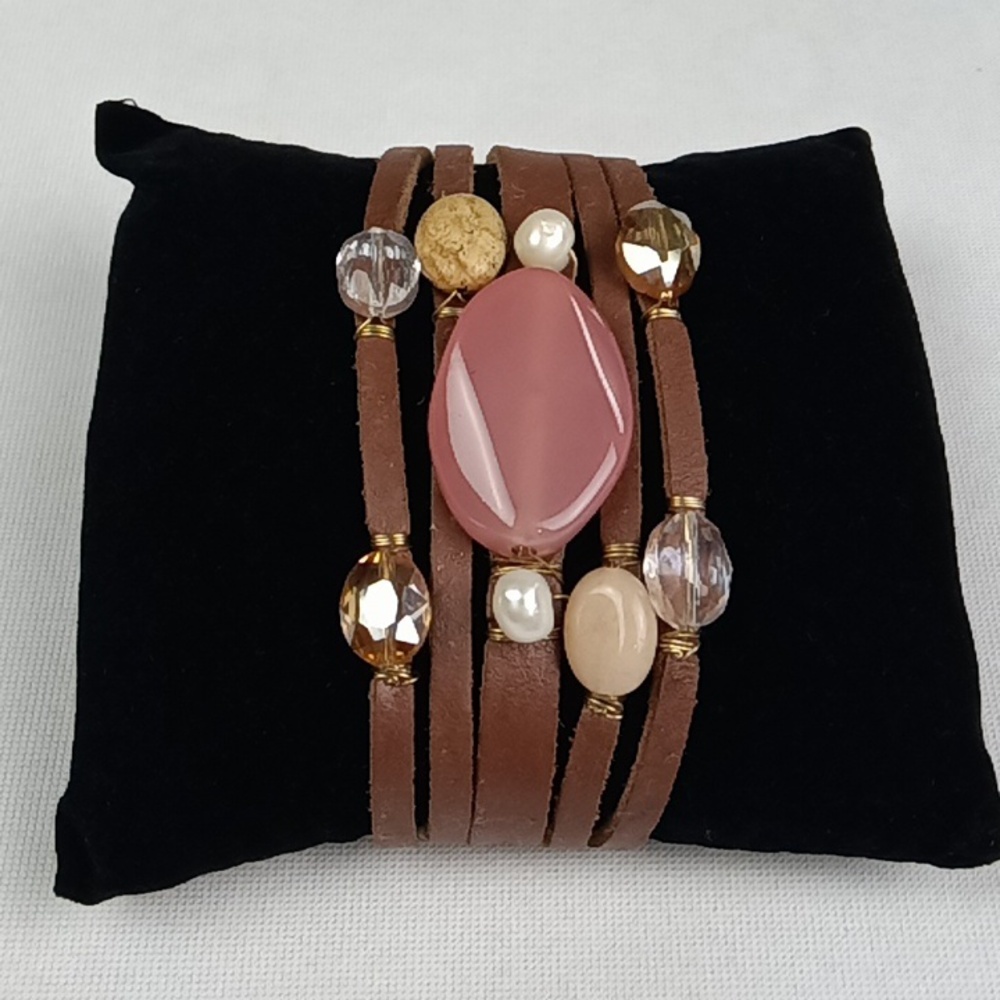Sheng Tong Women's Leather Bracelet.